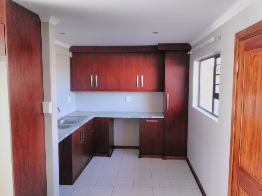 To Let 3 Bedroom Property for Rent in Hillside Free State